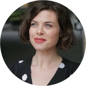 Stephanie Wake-Edwards - Singer