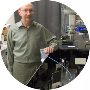 Stephen R. Leone - American physical chemist