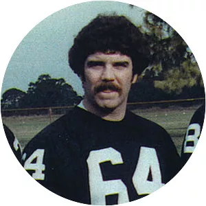 Steve Furness - American football player