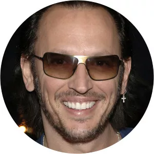 Steve Valentine