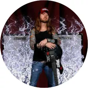 Stevie Benton - Singer