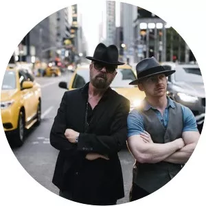 Stewart Lindsey - Singer