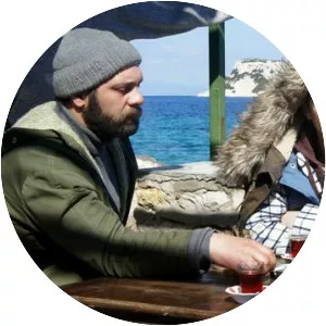 Strangers in the House (Evdeki Yabancılar)