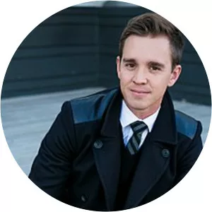 Stuart Holden - Scottish-American football player