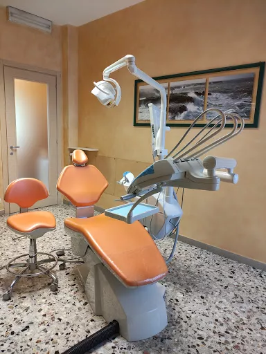 Studio Dentistico Dott. Carlo Alberto Cirnigliaro  - Dentist in Borgaro Torinese, Italy