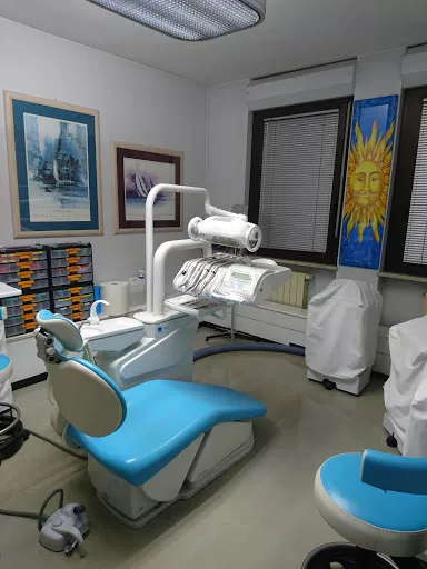 Studio Dentistico Dott. Mario Vaccarone - Dentist in Casale Monferrato, Italy