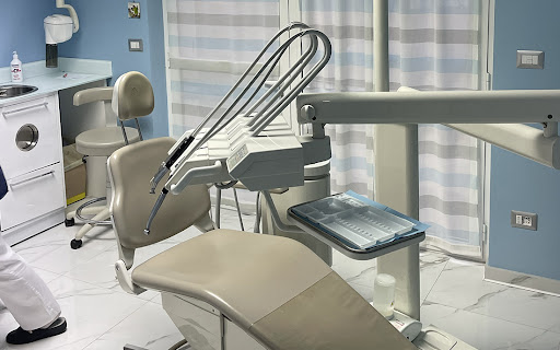 Studio Dentistico Fabrizio Avidano | Dentista Genova - Medical office in Genoa, Italy