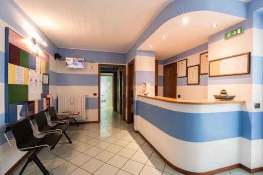 Studio Odontoiatrico Associato Rossi - Dentist in Varzi, Italy