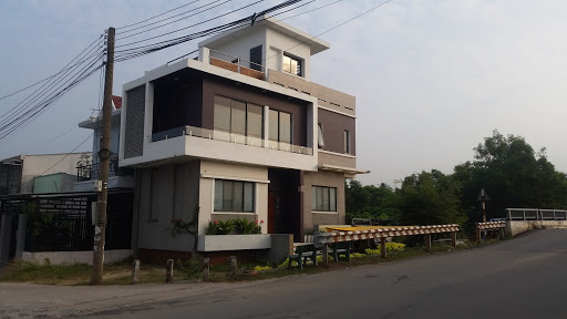 Study old lady Bridge