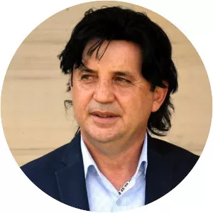 Suat Kaya - Turkish football manager