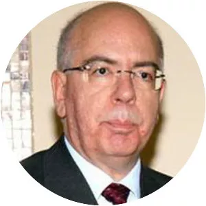 Süreyya Serdengeçti