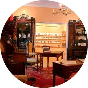 surfers fountain casa-museo emilia pardo bazán