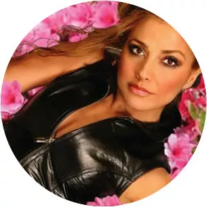 Susan Roshan - Iranian singer