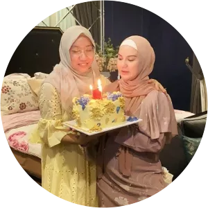 Susanti Arifin - Irish Bella's mother