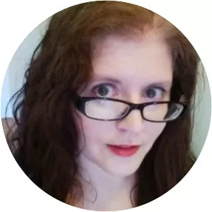 Suzanna Medeiros - Author