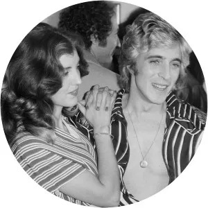 Suzanne Fussey - Hairdresser ‧ Mick Ronson's wife