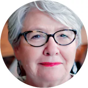 Suzanne Stabile photograph