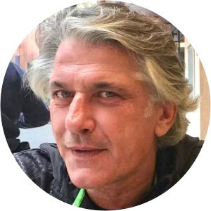 Suzi Madlen Kalav photograph