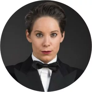 Suzi Ruffell - Comedian