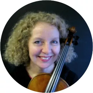 Svava Bernharðsdóttir Musician