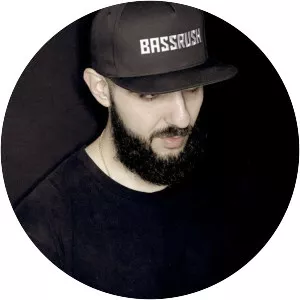 SVGMAZE - Musical artist