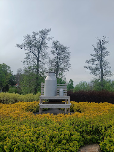 Swedish old milkcan XL sized - Tourist attraction in Barne Asaka, Sweden