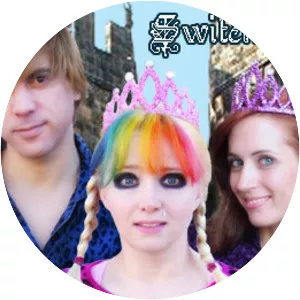 Switchblade Kittens - Musical group