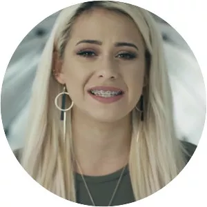 Sylwia Przybysz - Singer