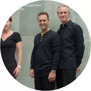 Synergy Vocals - Musical group