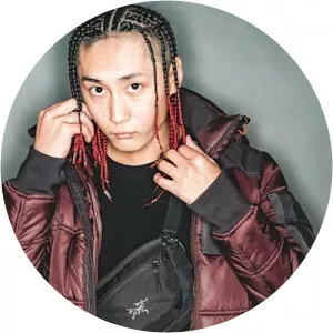 Tade Dust - Musical artist