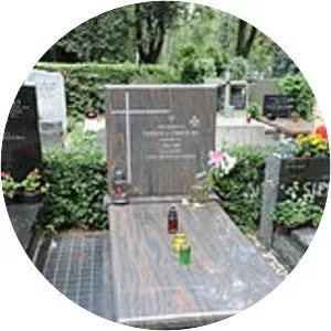 Tadeusz L. Chruściel (Tadeusz . . .