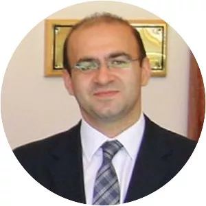 Taha Özhan