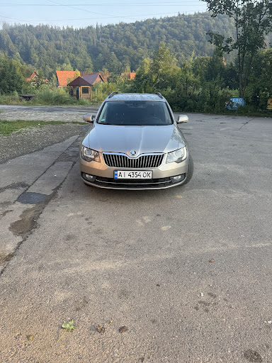 Taksi Yaremche Lyuks