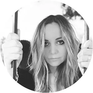 Tamra Keenan - Singer