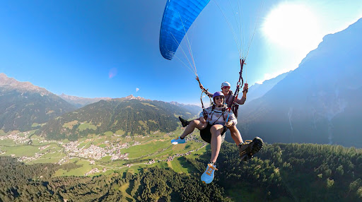 TANDEM STUBAI - Tandem Paragliding bei Innsbruck - Flight school in Neustift im Stubaital, Austria
