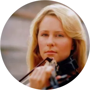 Tania Davis - Violinist