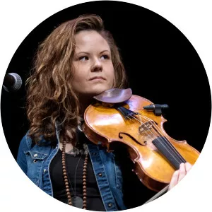 Tania Elizabeth - Musician