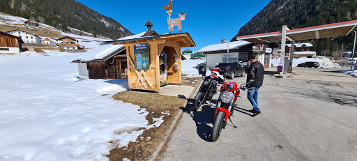 Tankstelle Santer Troppacher - Gas station in Gries im Sellrain, Austria