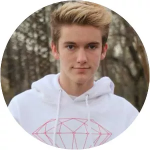 Tanner Braungardt - YouTuber