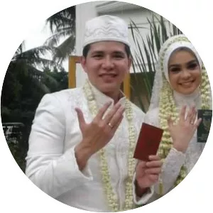 haykal kamil tantri namira - Haykal Kamil's wife