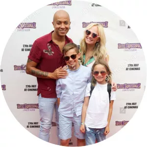 Tate Lee Jones photograph