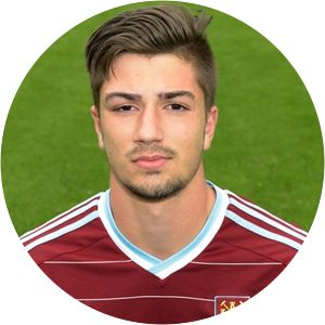 Taylor Tombides photograph