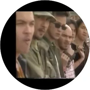 Tee Yai - TV program