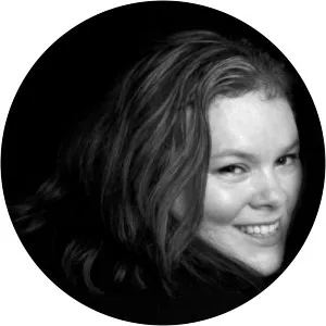 Teeuwynn Woodruff - Author