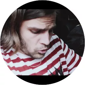 TELLY GRAVE - Musical artist