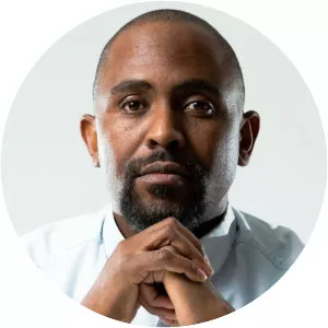 Tendayi Viki - Author