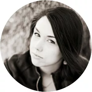 Tess SHARPE - Author