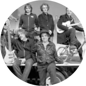 Tetes de bois (Têtes de bois)