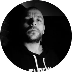 TH Moy - Musical artist