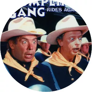 The Apple Dumpling Gang Rides Again - 1979 ‧ Drama/Comedy ‧ 1h 28m